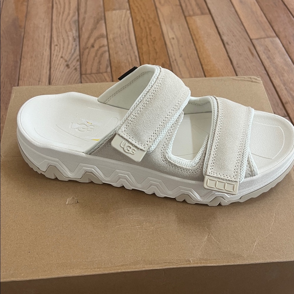 UGG® Women's Captrail Slide Sandals - Picture 4 of 11